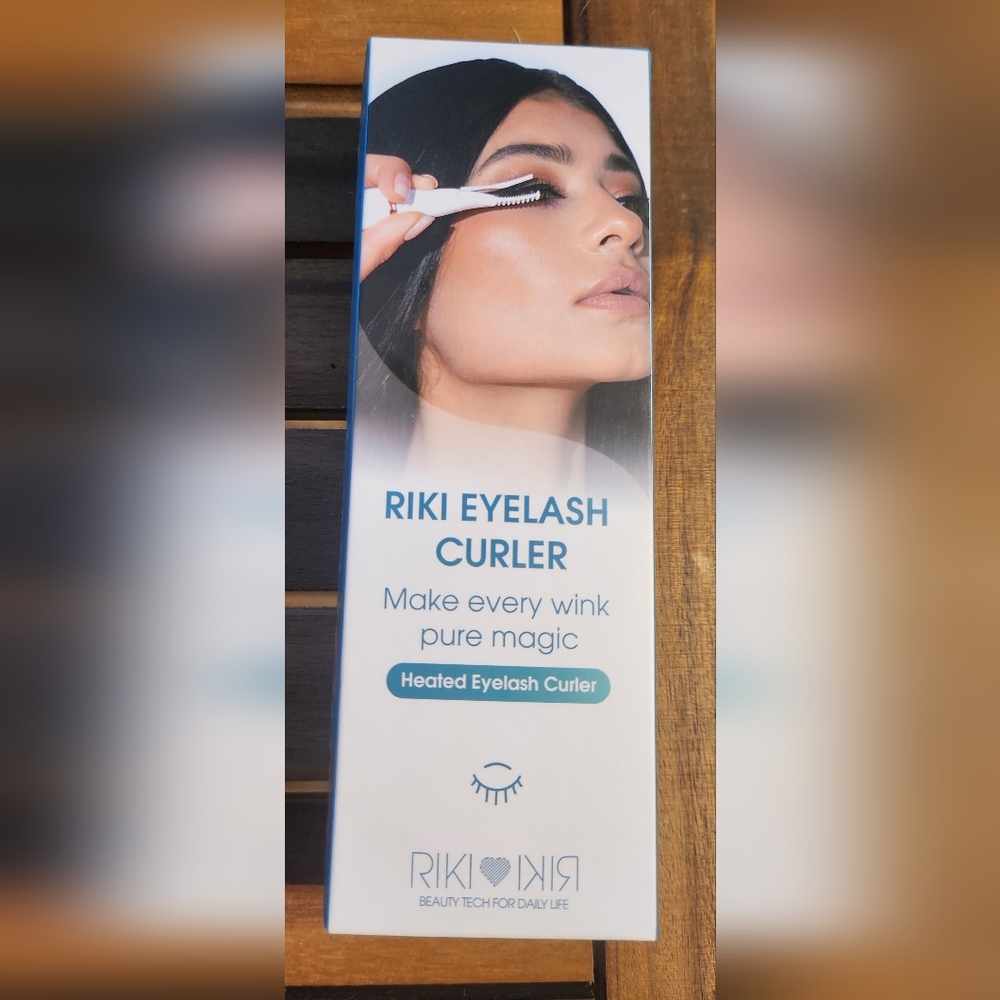 RIKI Eyelash Curler - Heated Eyelash Curler - White